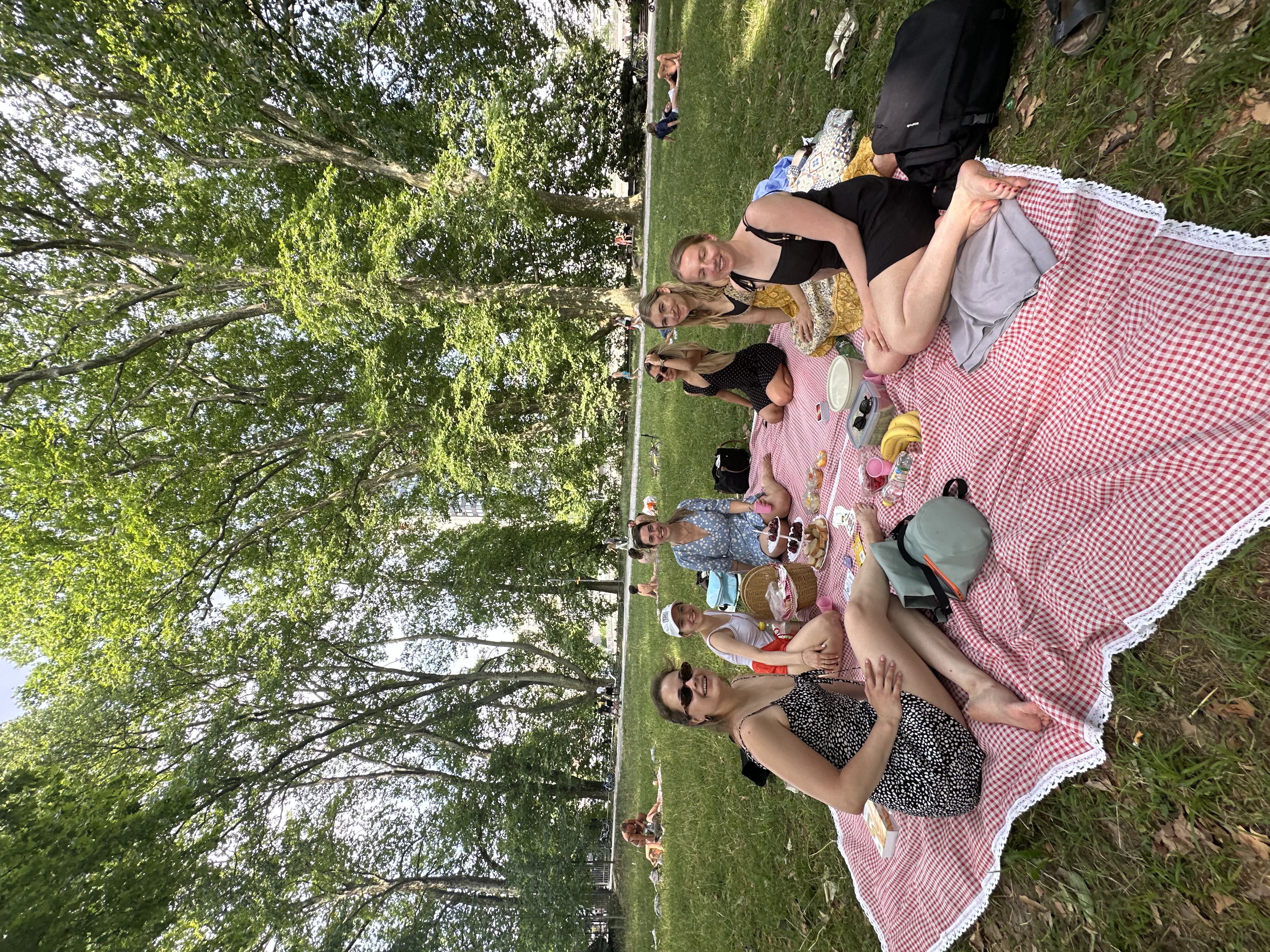 A group of Playhard girls